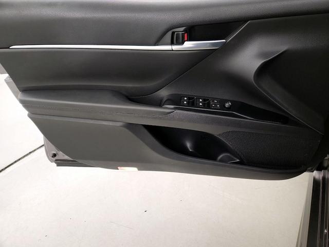 Photo of 2018 Gray Toyota Camry