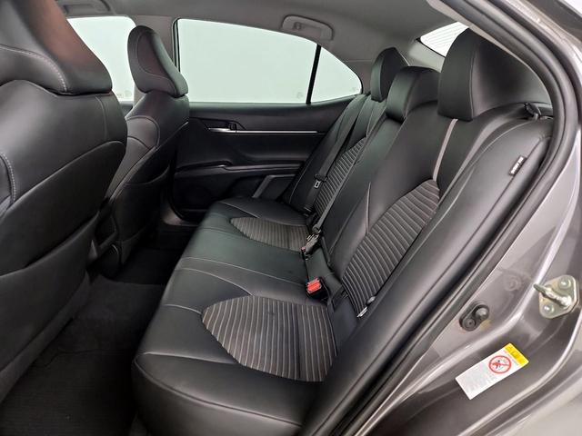 Photo of 2018 Gray Toyota Camry