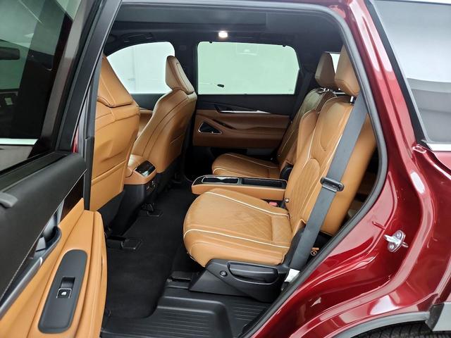 Photo of 2022 Burgundy INFINITI QX60