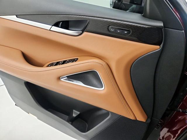 Photo of 2022 Burgundy INFINITI QX60