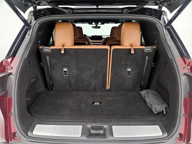 Photo of 2022 Burgundy INFINITI QX60