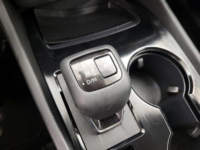 Photo of 2023 White Nissan Rogue