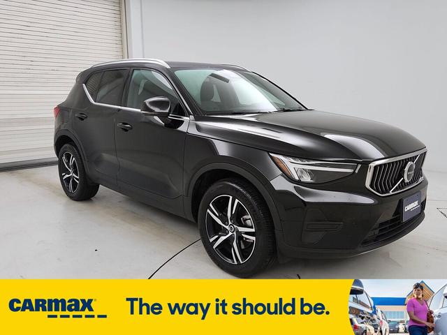 2025 Volvo XC40