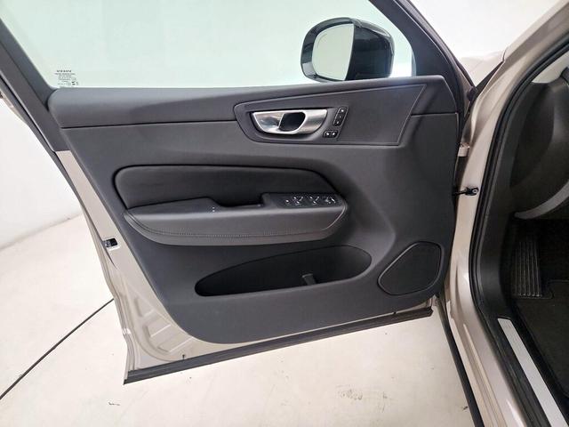 Photo of 2025 Tan Volvo XC60