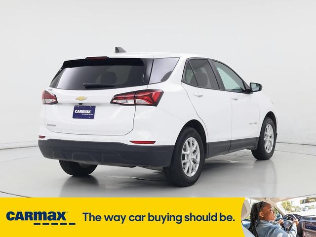 Photo of 2023 White Chevrolet Equinox