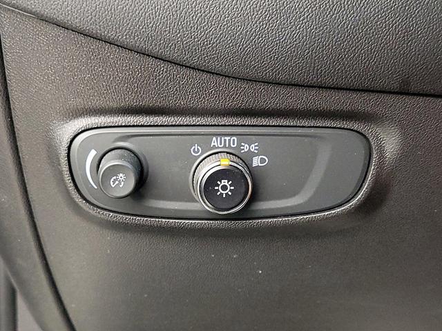 Photo of 2023 White Chevrolet Equinox