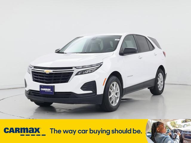 Photo of 2023 White Chevrolet Equinox