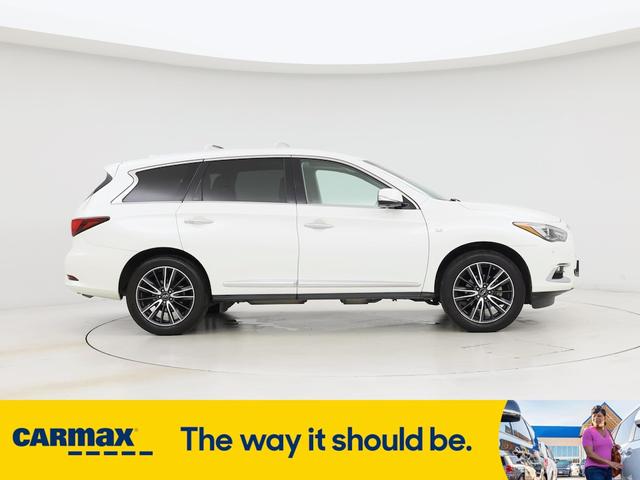 Photo of 2016 White INFINITI QX60