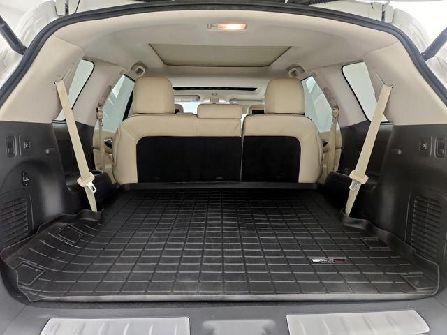 Photo of 2016 White INFINITI QX60