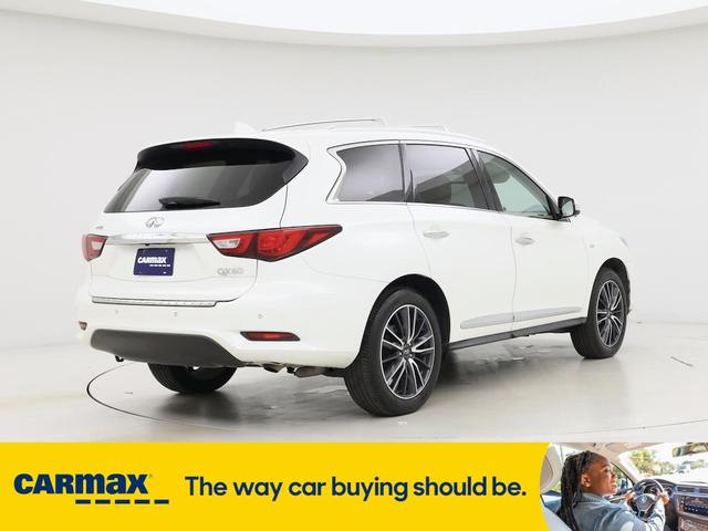 Photo of 2016 White INFINITI QX60
