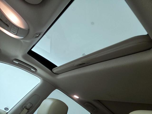 Photo of 2016 White INFINITI QX60