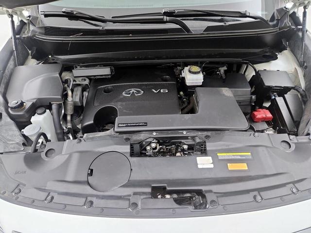 Photo of 2016 White INFINITI QX60
