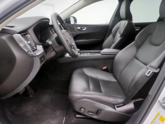 Photo of 2025 White Volvo XC60