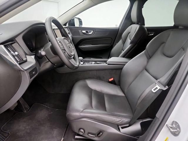 Photo of 2025 White Volvo XC60