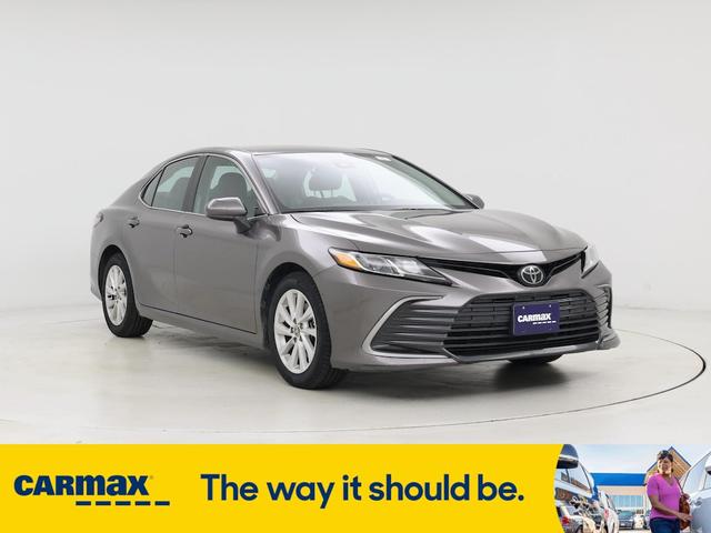 Photo of 2021 Gray Toyota Camry
