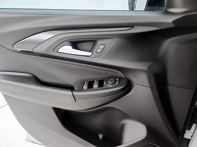 Photo of 2021 White Chevrolet Trailblazer