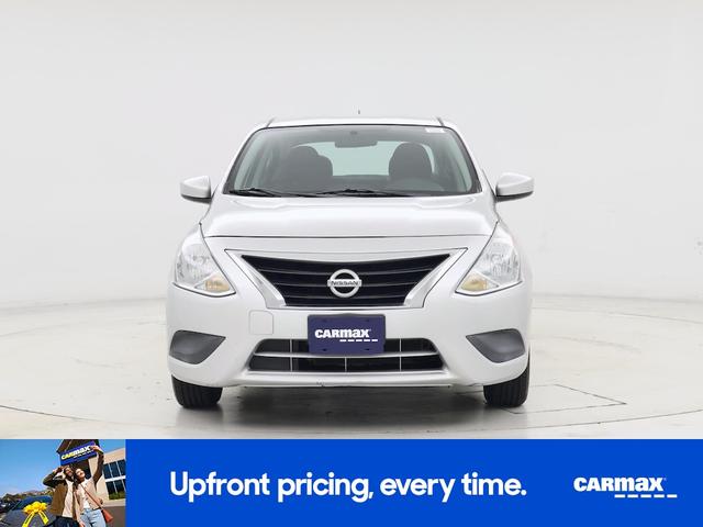 Photo of 2018 Silver Nissan Versa