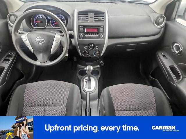 Photo of 2018 Silver Nissan Versa