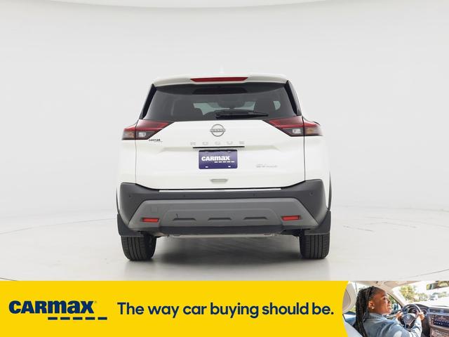 Photo of 2023 White Nissan Rogue