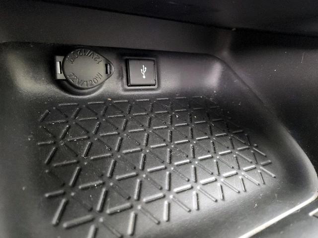 Photo of 2021 White Toyota RAV4