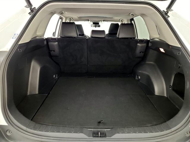 Photo of 2021 White Toyota RAV4