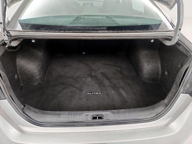 Photo of 2021 Silver Nissan Altima