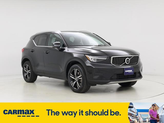 2025 Volvo XC40