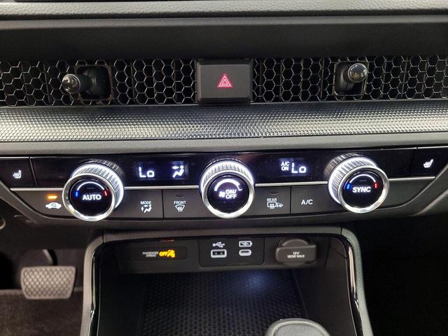 Photo of 2023 Silver Honda CR-V Hybrid