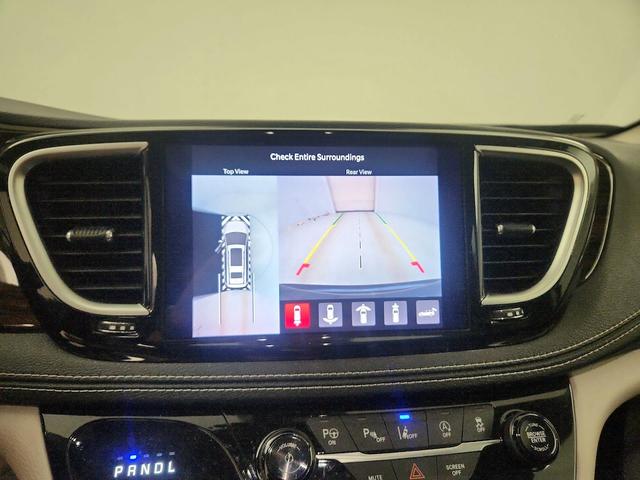 Photo of 2022 Black Chrysler Pacifica