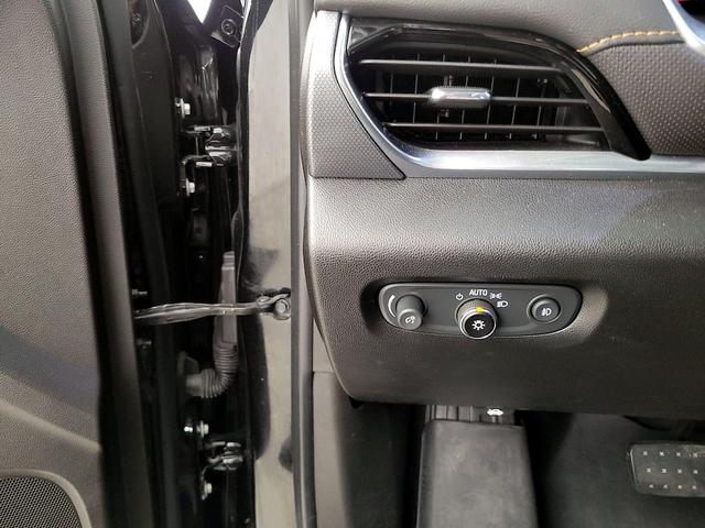 Photo of 2020 Black Chevrolet Traverse