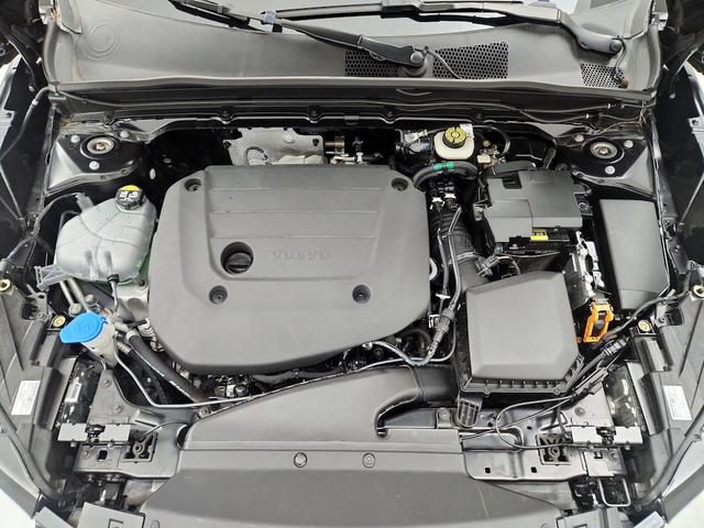 Photo of 2025 Black Volvo XC40
