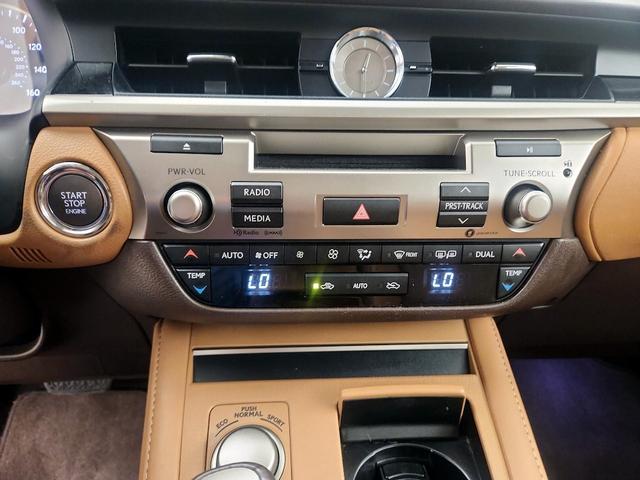 Photo of 2017 Blue Lexus ES 350