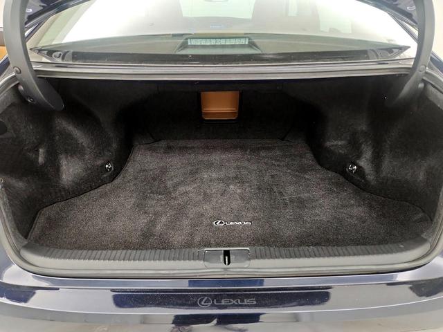 Photo of 2017 Blue Lexus ES 350