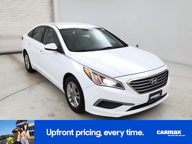 Photo of 2016 White Hyundai SONATA
