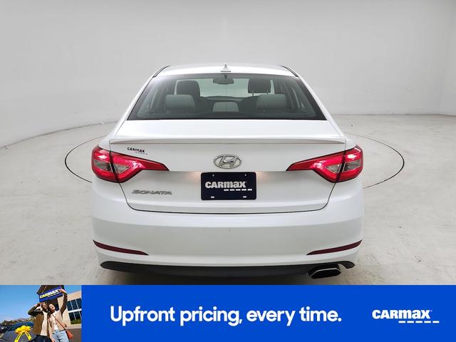 Photo of 2016 White Hyundai SONATA