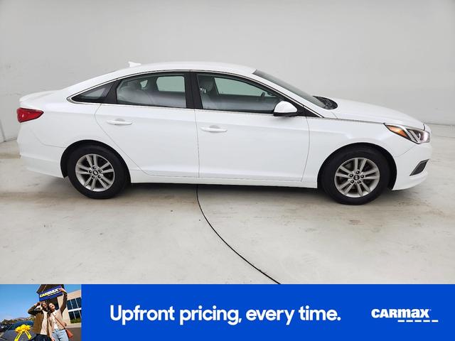 Photo of 2016 White Hyundai SONATA