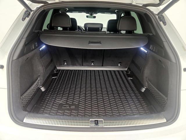 Photo of 2019 White Audi SQ5