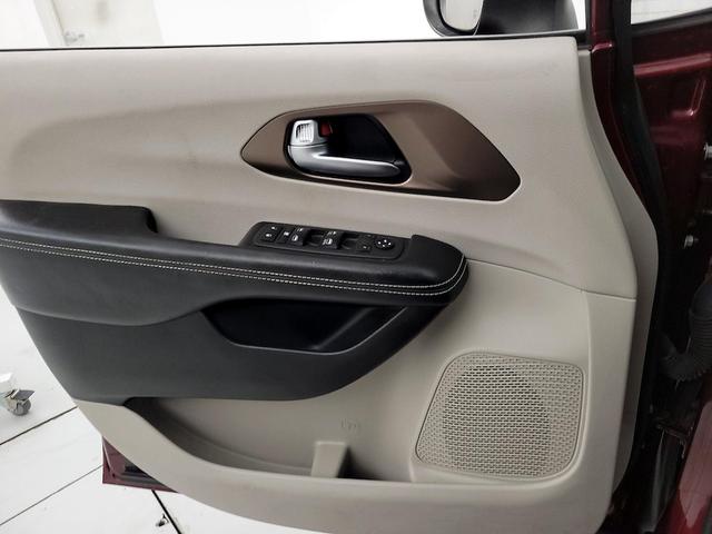 Photo of 2021 Burgundy Chrysler Voyager