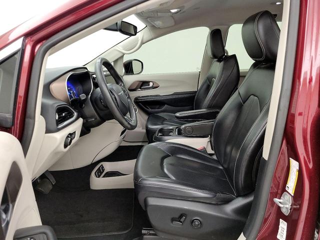Photo of 2021 Burgundy Chrysler Voyager