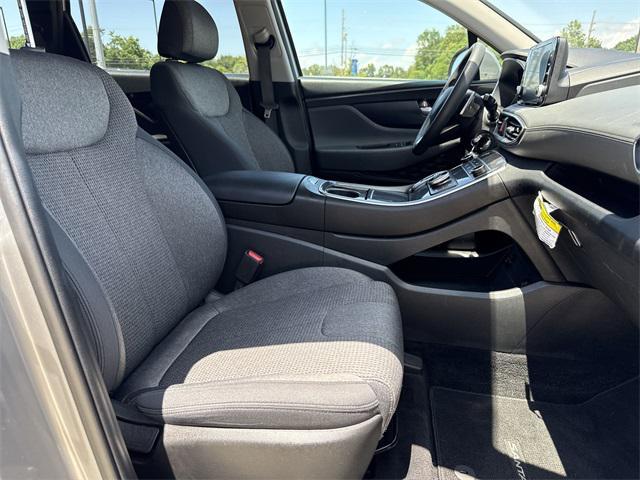 Photo of 2022 Shimmering Silver Pearl Hyundai SANTA FE
