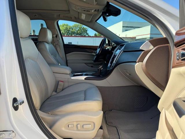 Photo of 2014 White Cadillac SRX