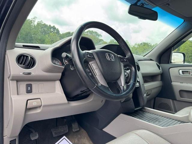 Photo of 2013 Obsidian Blue Pearl Honda Pilot