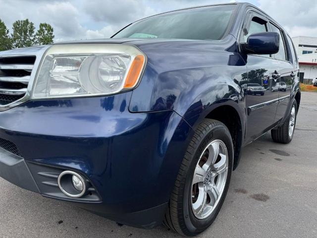 Photo of 2013 Obsidian Blue Pearl Honda Pilot