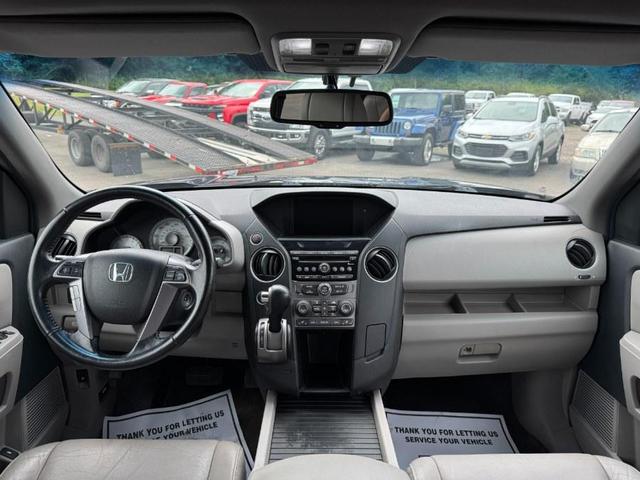 Photo of 2013 Obsidian Blue Pearl Honda Pilot