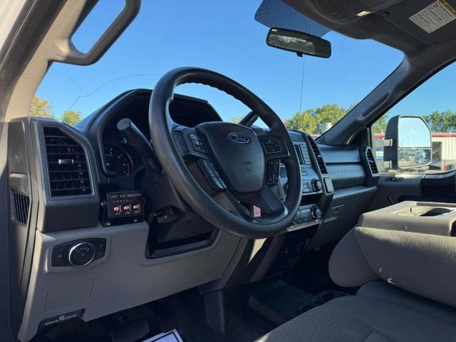 Photo of 2019 Oxford White Ford F-250