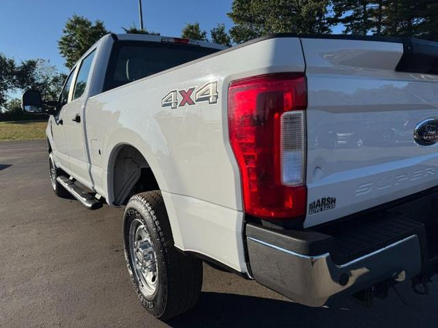 Photo of 2019 Oxford White Ford F-250