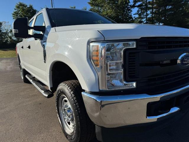 Photo of 2019 Oxford White Ford F-250