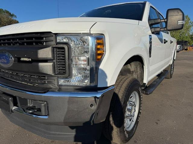 Photo of 2019 Oxford White Ford F-250