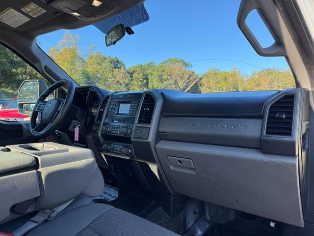 Photo of 2019 Oxford White Ford F-250