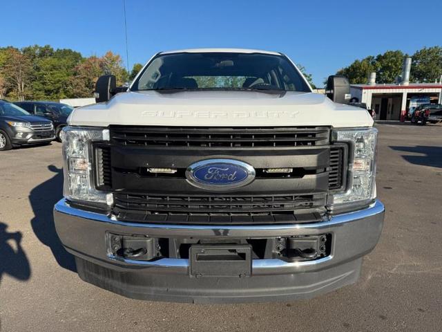 Photo of 2019 Oxford White Ford F-250